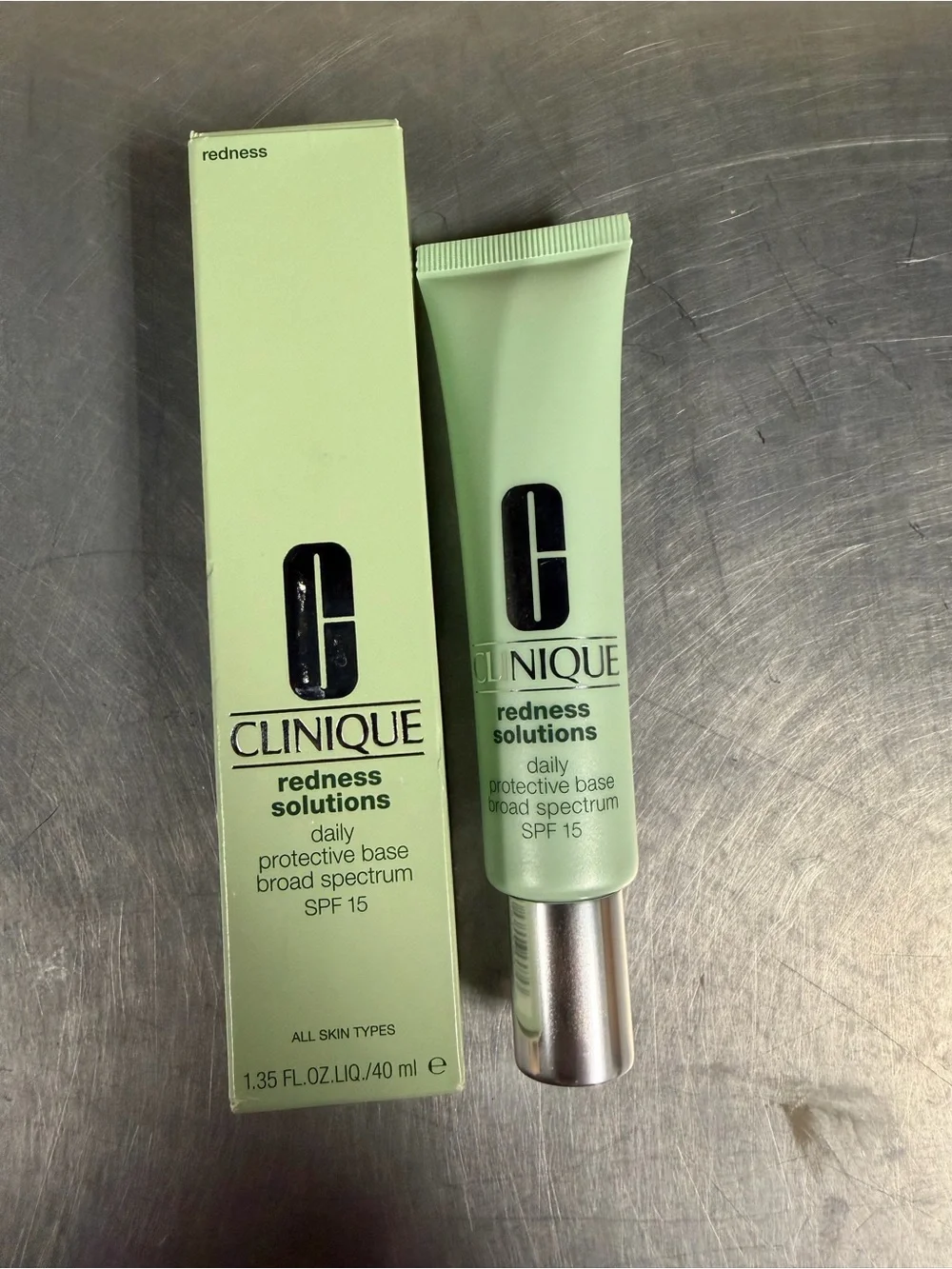 Clinique Redness Solutions Daily Protective Base